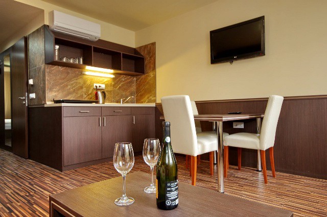 Corvin Hotel & Apartmanok  Gyula