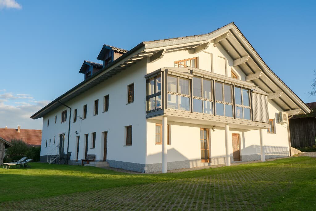 Landurlaub Eichinger （ Thurmansbang ） ， 4星级度假公寓，带泳池和游乐场