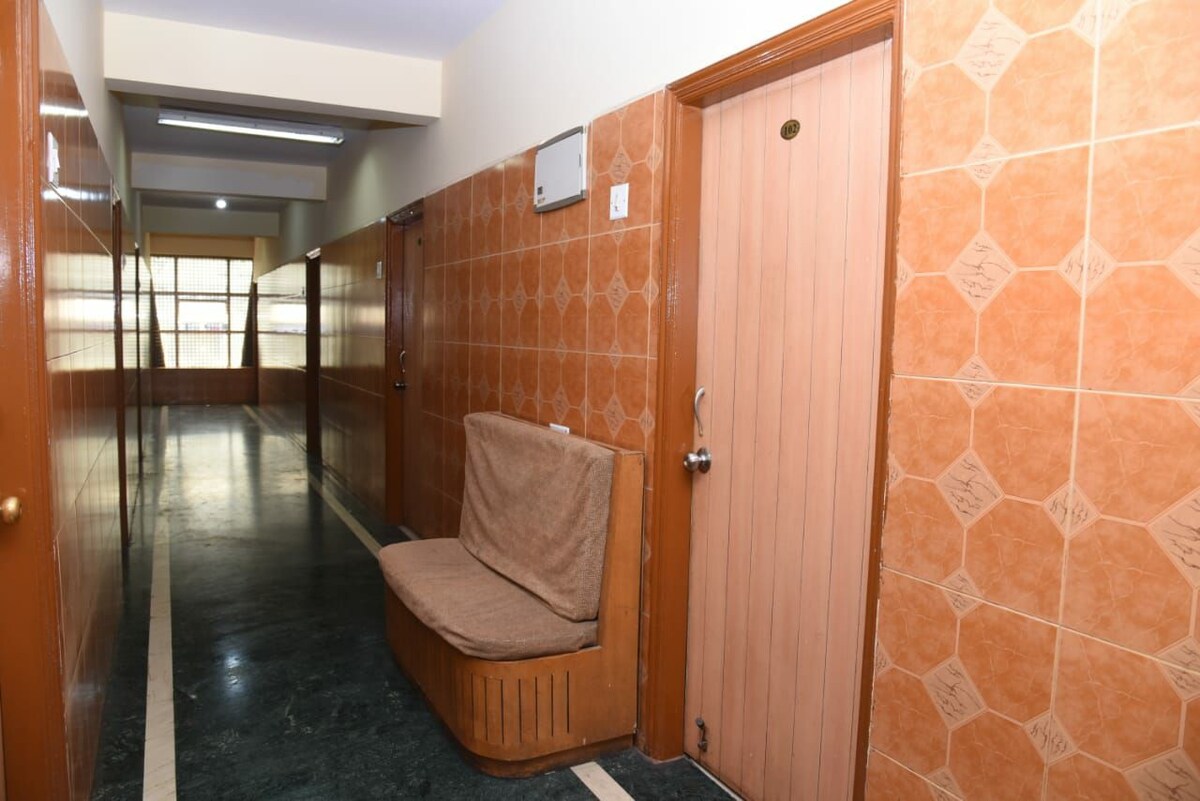 Close to Yeshwanthpur Railway station and Bus stop