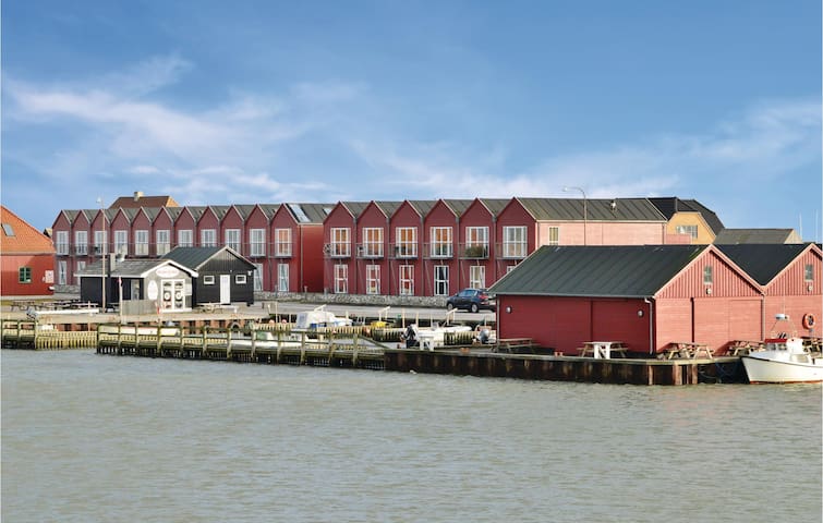 terraced house with 2 bedrooms on 108m in ulfborg