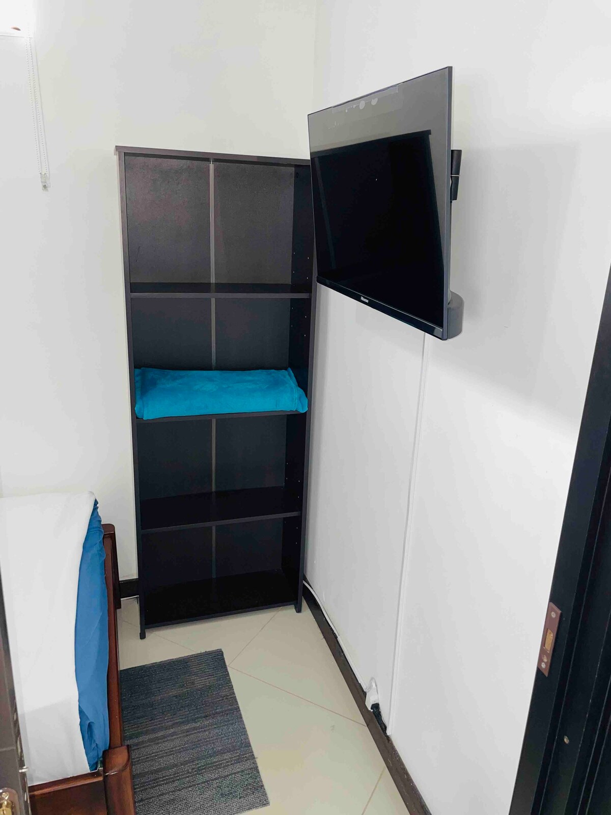 小型单人房，共用卫生间