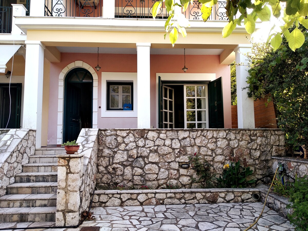 Kefalonia Agios Nikolaos -绿色单间公寓