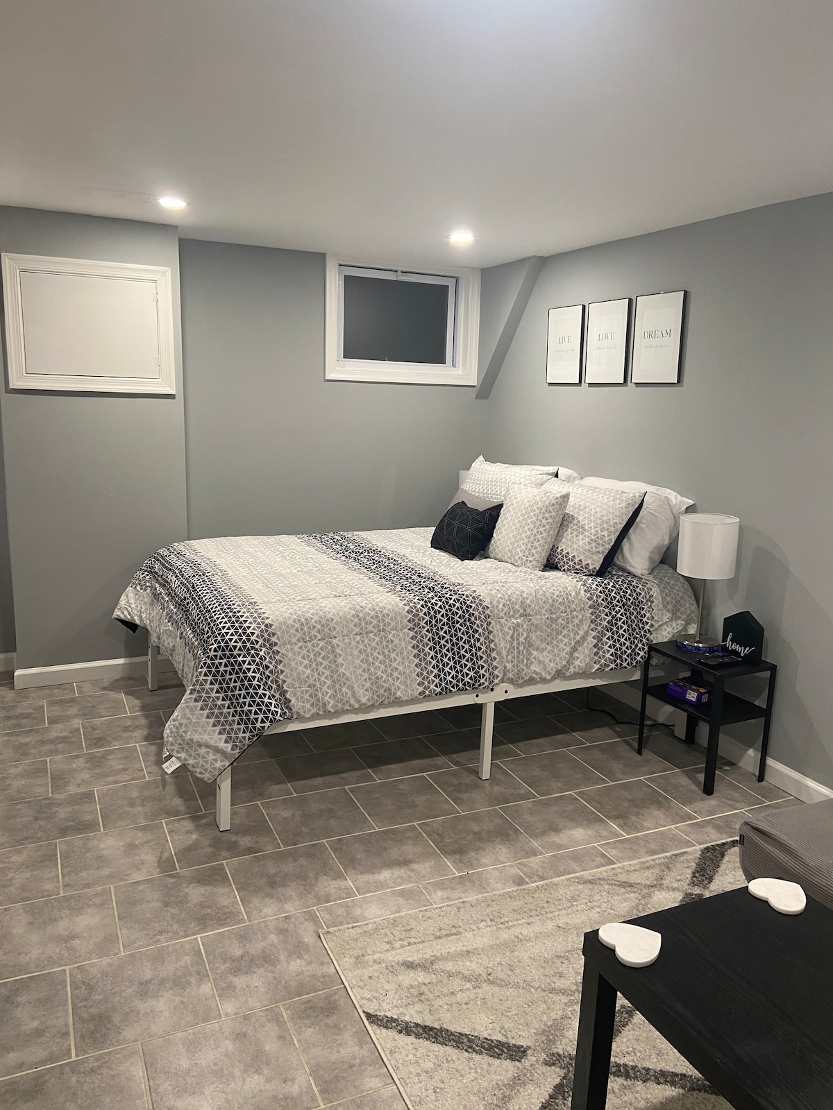 Private Basement Studio-Style Suite with Garage!