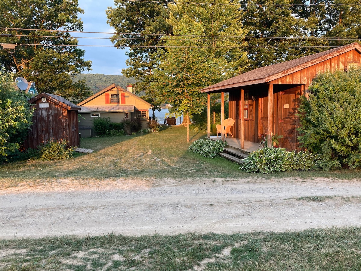 宁静的Waneta Lakeside Cottage