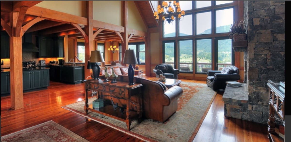 Secluded Luxury Home w/ Amazing Mountainous Views