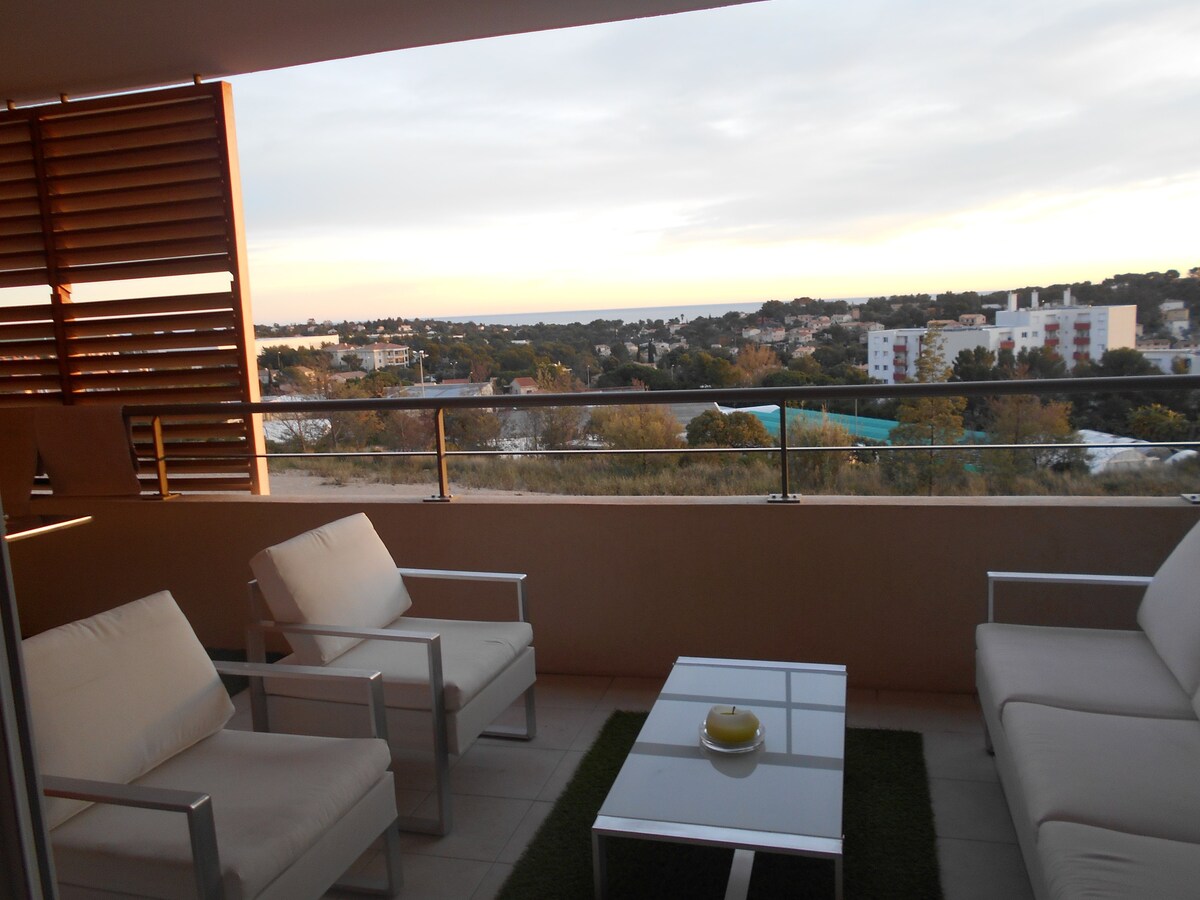 Bel appartement moderne avec magnifique vue mer