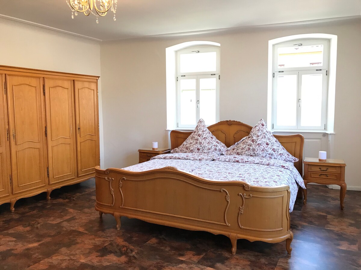 2 Bedroom Apartment Corelli in a Baroque residence