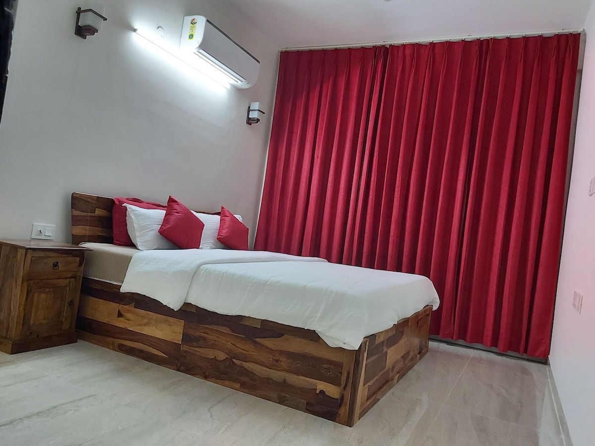 Zirakpur的六间卧室