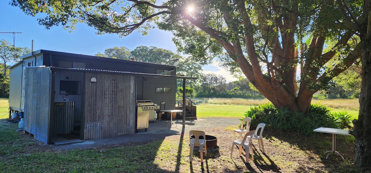 Sunrise Hut Johns River NSW