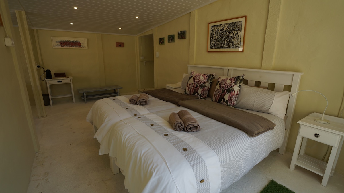 Stellar Overberg Travellers Lodge Family Cottage