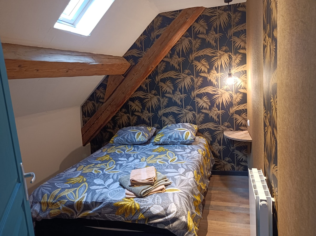 loft cosy, proche centre de Montbéliard,
 parking