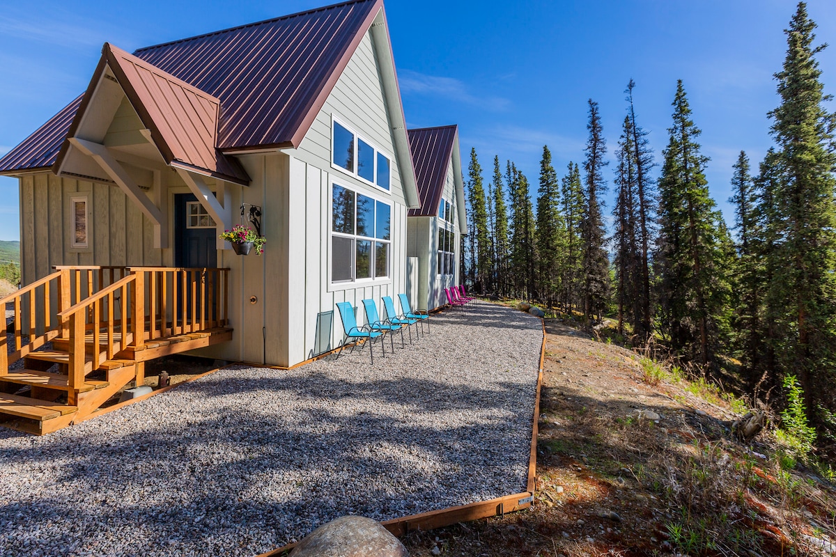 The Forget-Me-Not Cabin at Alpenglow Ridge