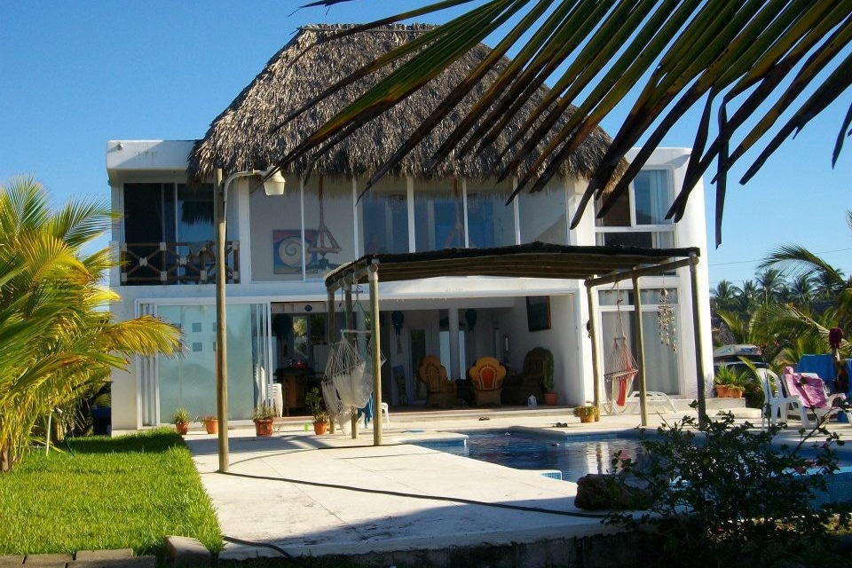 Hawii Monterrico on the beach, house