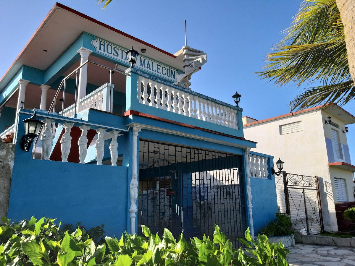 Hostel El Malecón 2 Rooms with a Terrace