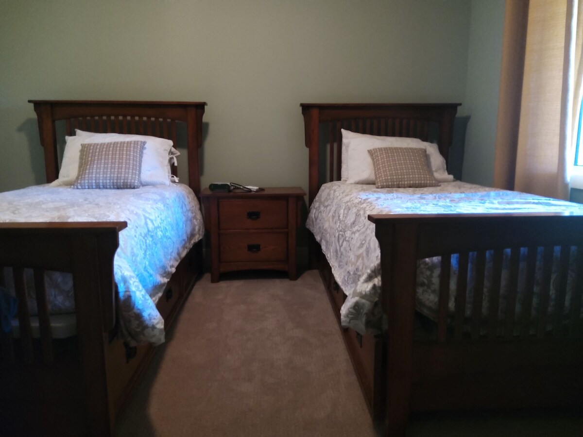 Edgewood Bed and Breakfast - Evergreen Room