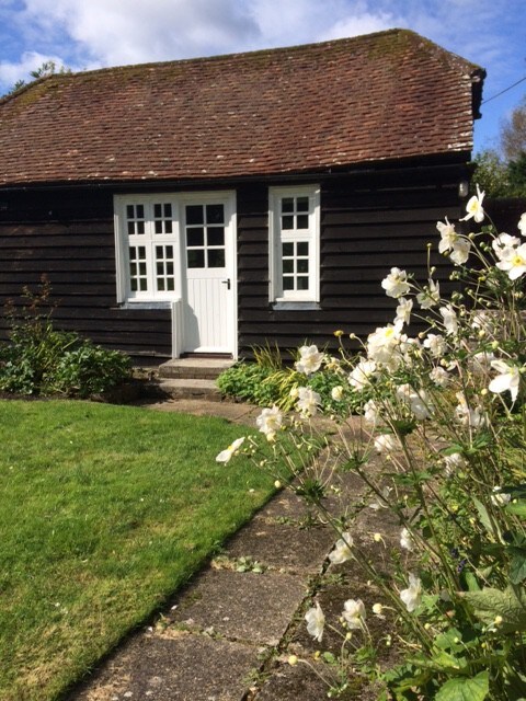 The Old School House Liphook -热水浴池和网球场