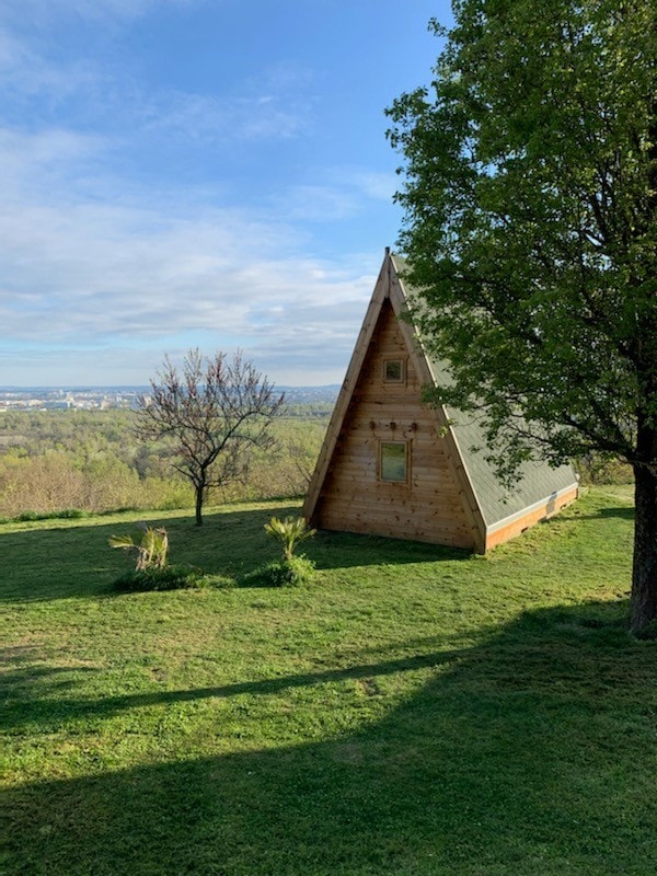 Tipi ，可欣赏里昂的美景，游泳池巴尔内奥