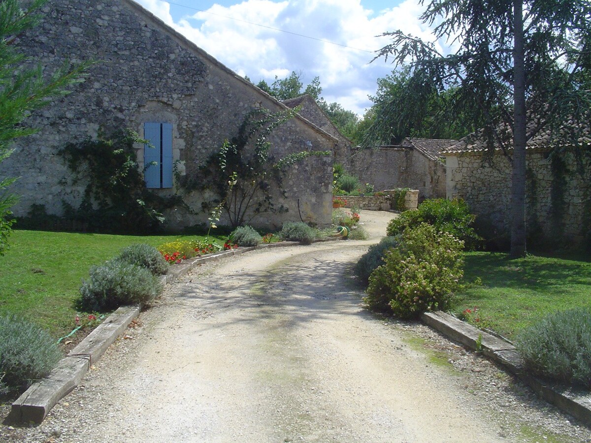 Maison périgourdine avec piscine 8 à 12 personnes