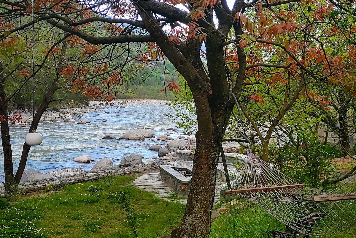 The Summer Room on the River Beās at Raison D'Etre