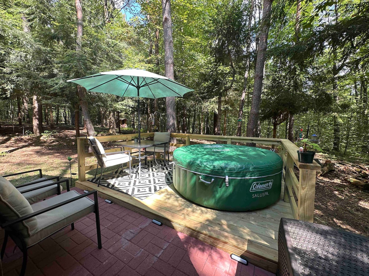 Paradise Lodge on 25 Wooded Acres in Bemus Point