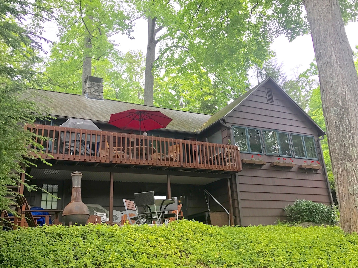 BUNTING HOUSE ： CANDLEWOOD LAKEFRONT ！ 3居室度假木屋