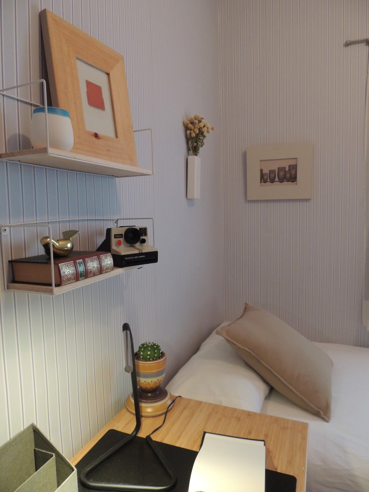 舒适小巧的房间，位于巴塞罗那市中心