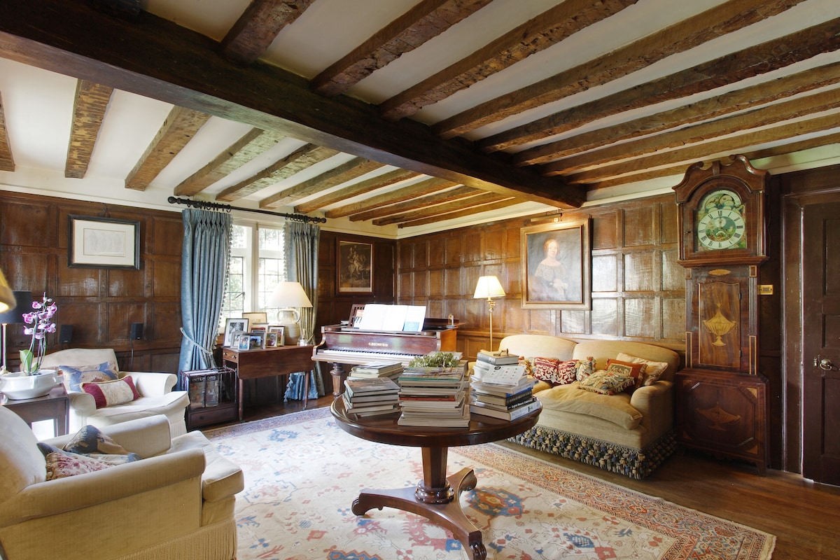 The Tabor Room, Harlington Manor