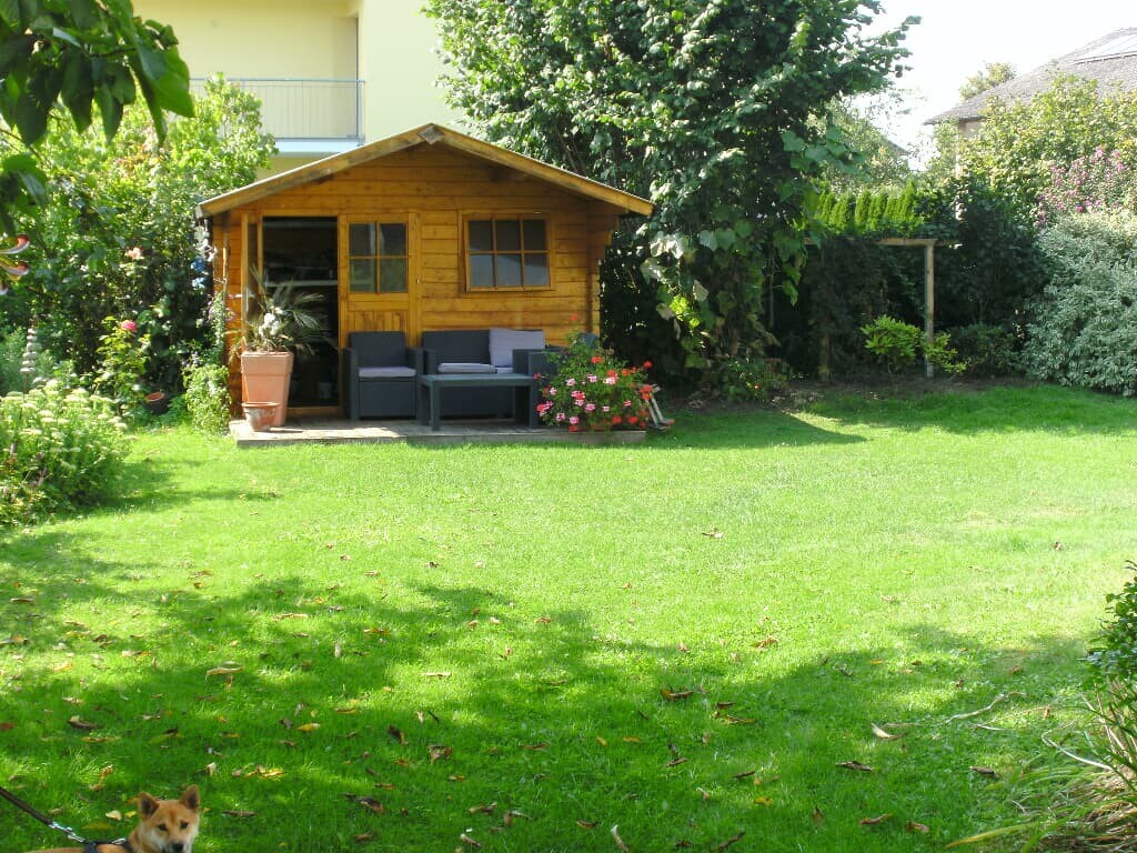 Haus Sonne (Kirchham), Doppelzimmer - gemütlicher Balkon und Blick in's Grüne