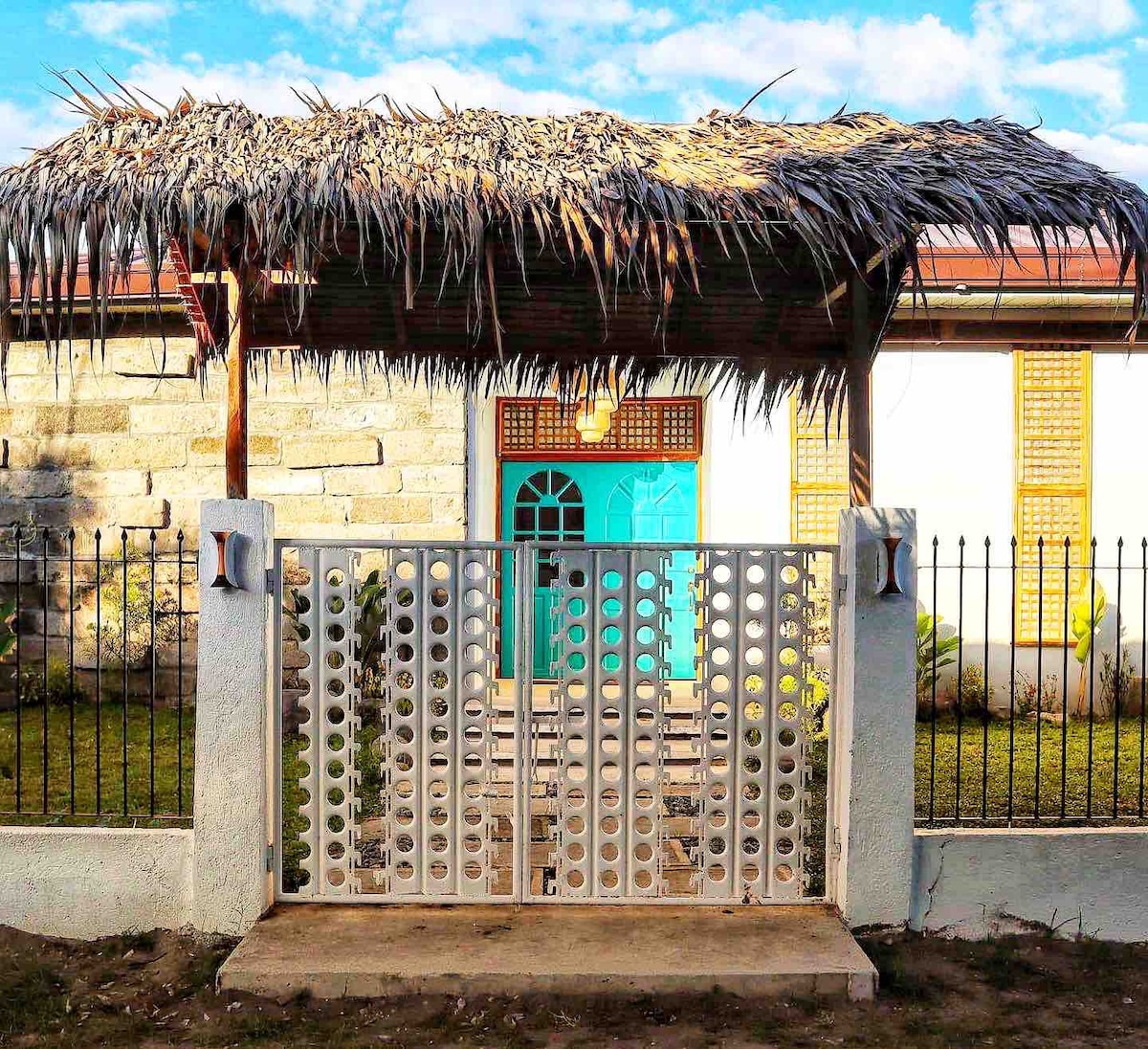 Casa Artemio (Tropical 3-Bedroom Farm Villa)