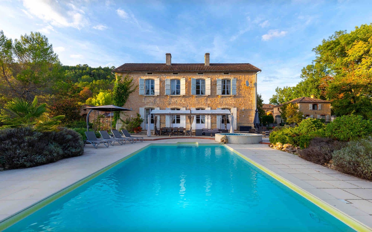 Stunning luxury Manor House, heated private pool.