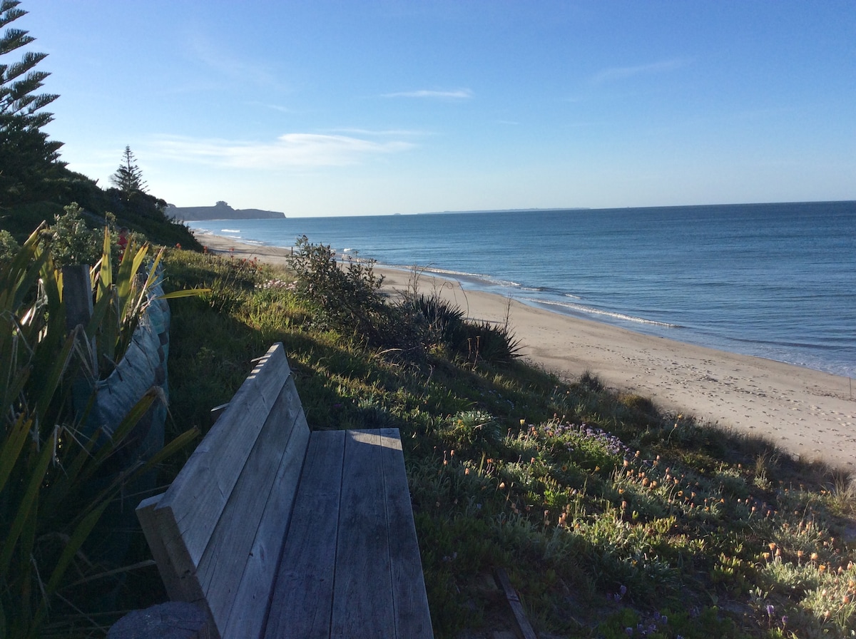 Pukehina Seaside Escape