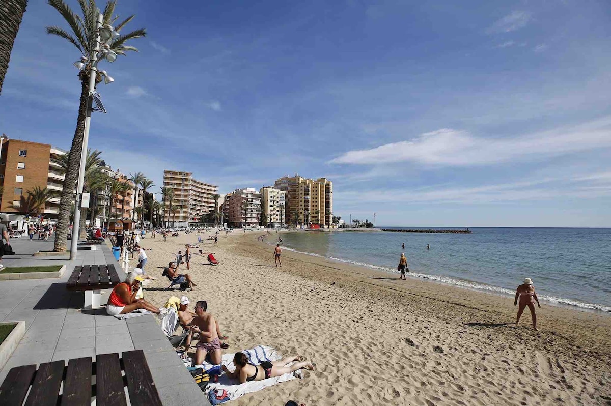 Disfruta del Mediterráneo en este bonito bungalow