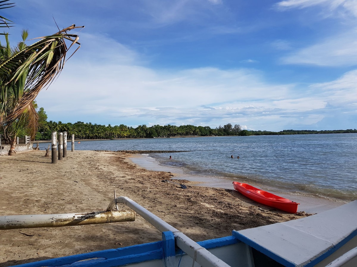 Batangas Ruiz海滩别墅，免费使用2艘皮划艇