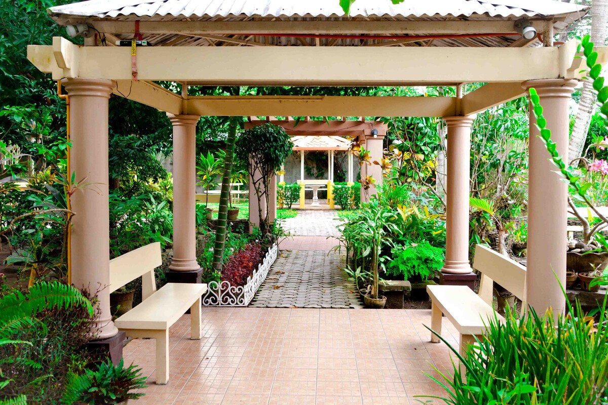 Beatitude Garden-Family Room *Dumaguete City*