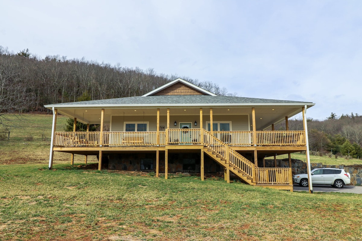 Porch n 'Pasture Farm by Buffalo Mountain Getaway