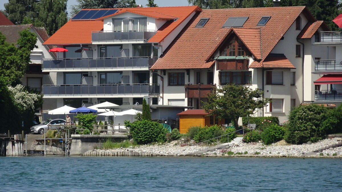 Dickreiter客房， （ Constance湖上的Immenstaad ） ，屋顶单间公寓，可容纳1至5人， 80平方米* * * *