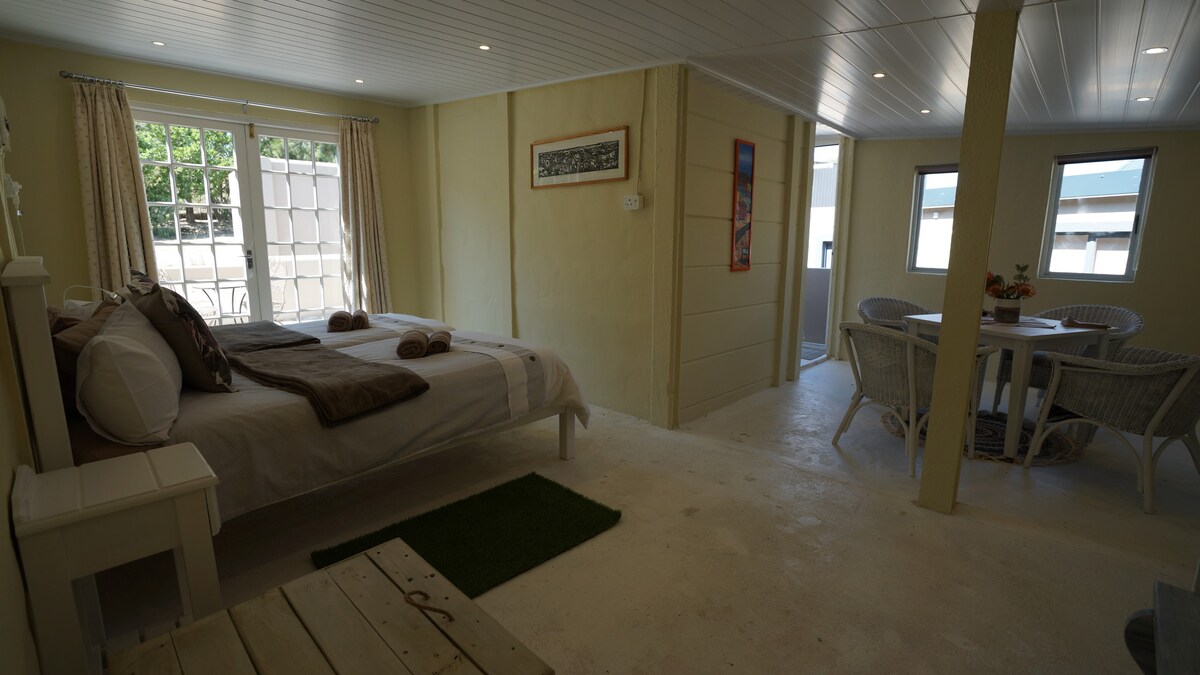 Stellar Overberg Travellers Lodge Family Cottage