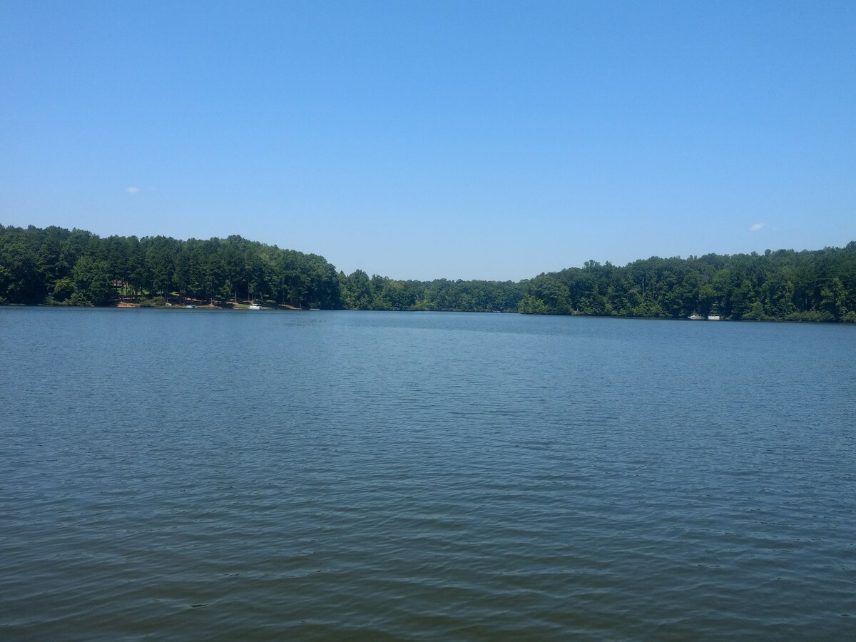 Water Front Lake House ！