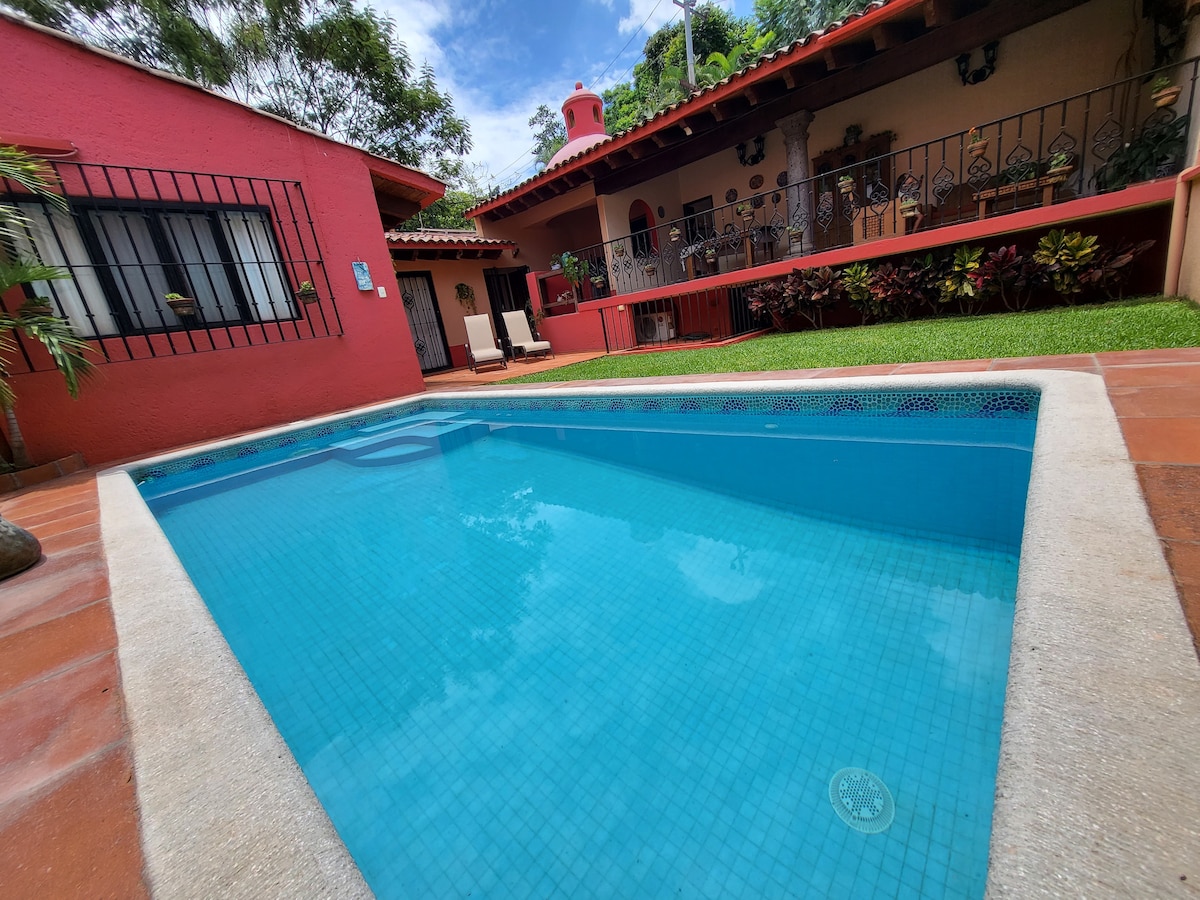 Cuernavaca casa con alberca, calida y colonial