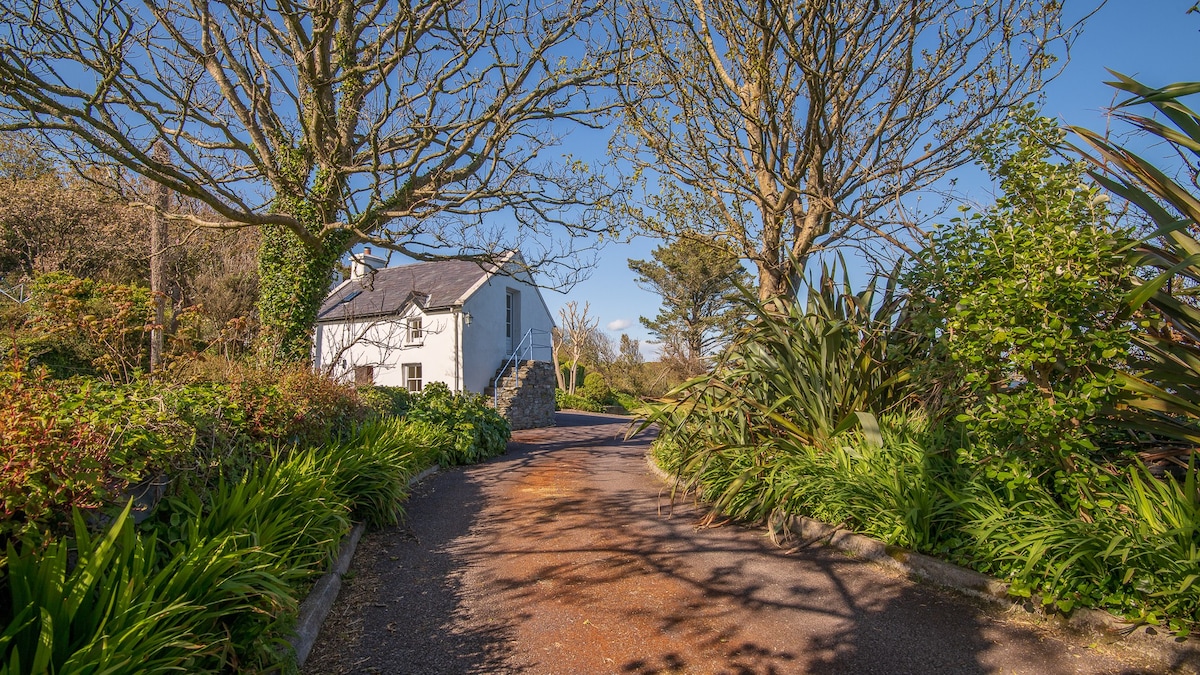 Rural Waterside Cottage ，欣赏美景