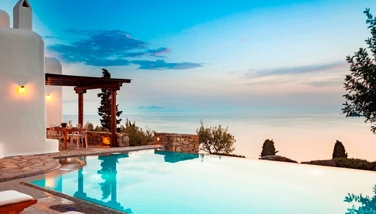 Stunning Villa with Amazing Sea View