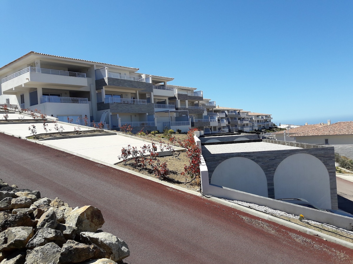 L'Ile Rousse Appartement design T2 pleine vue mer.