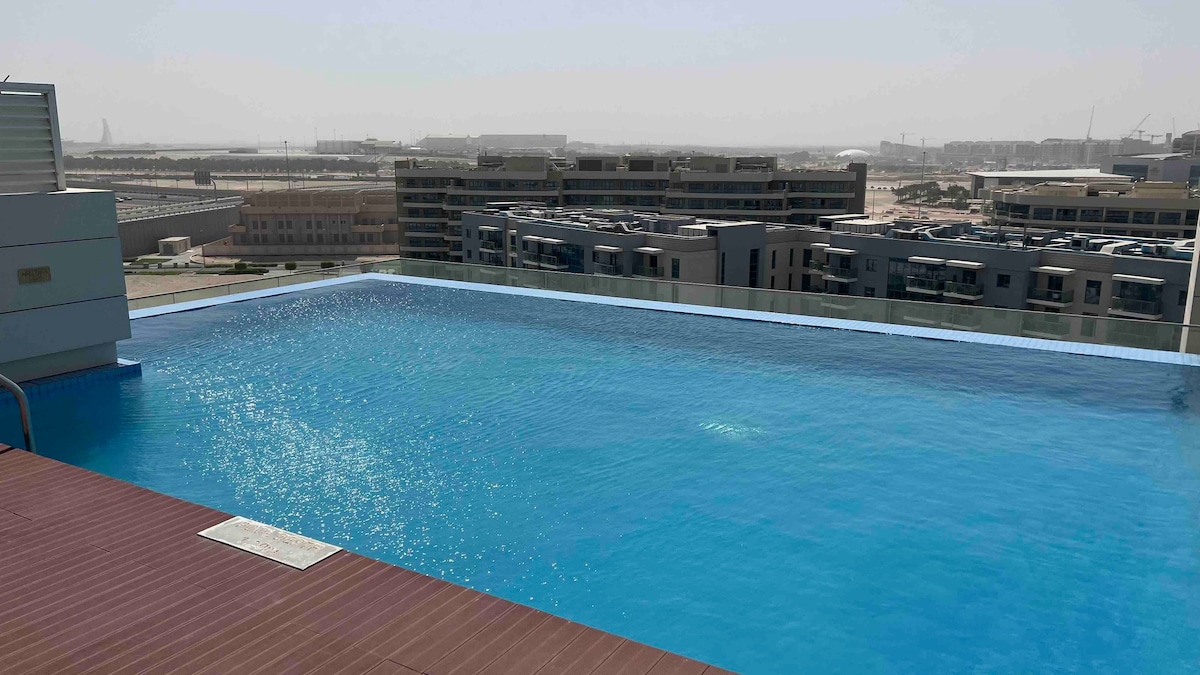 Spacious flat - 5 min to Yas Island & Khalifa City