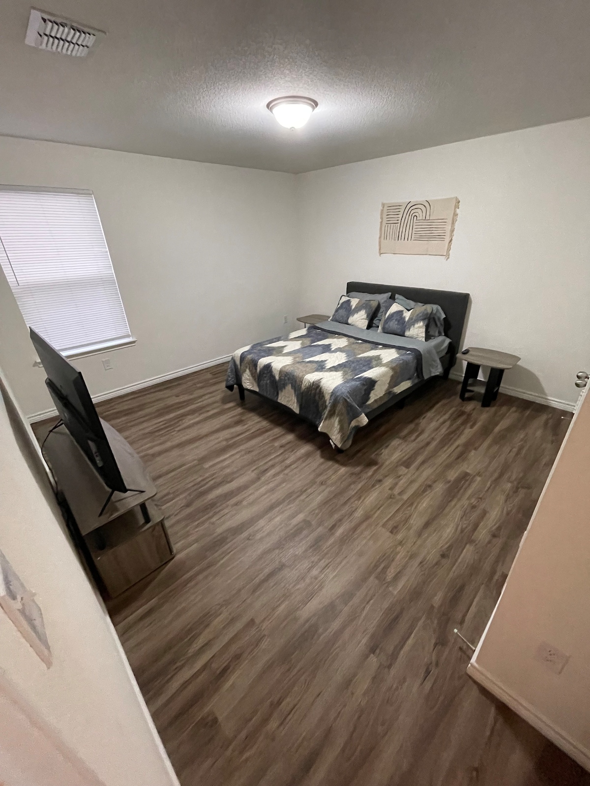 Room -Near Lackland AFB & Boeing
