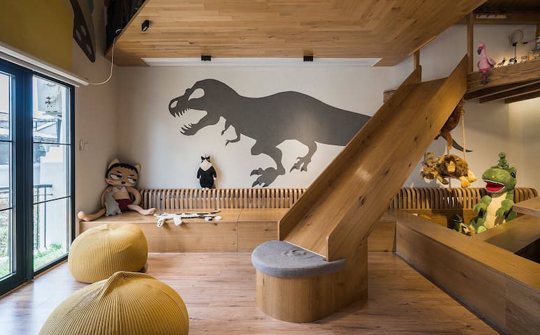 kids universe in sh downtown wooden house line2/7