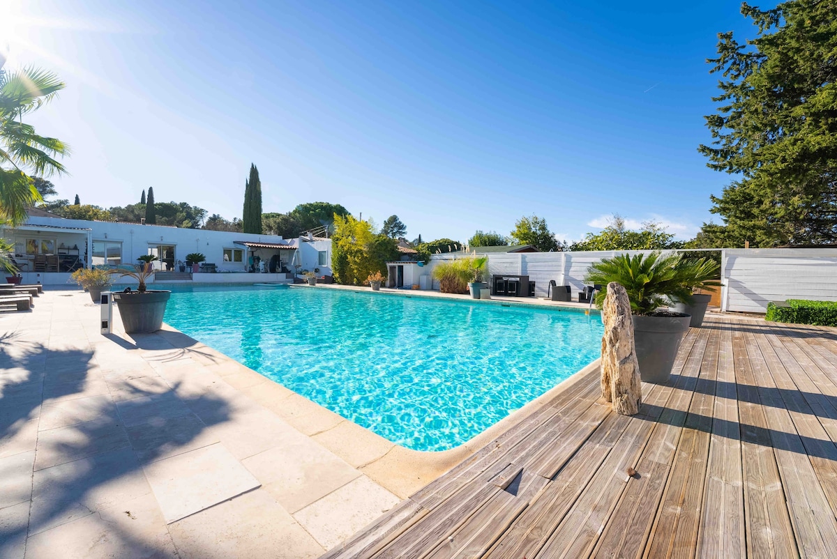 Gite/studi 3p clim, piscine et jacuzzi en Provence