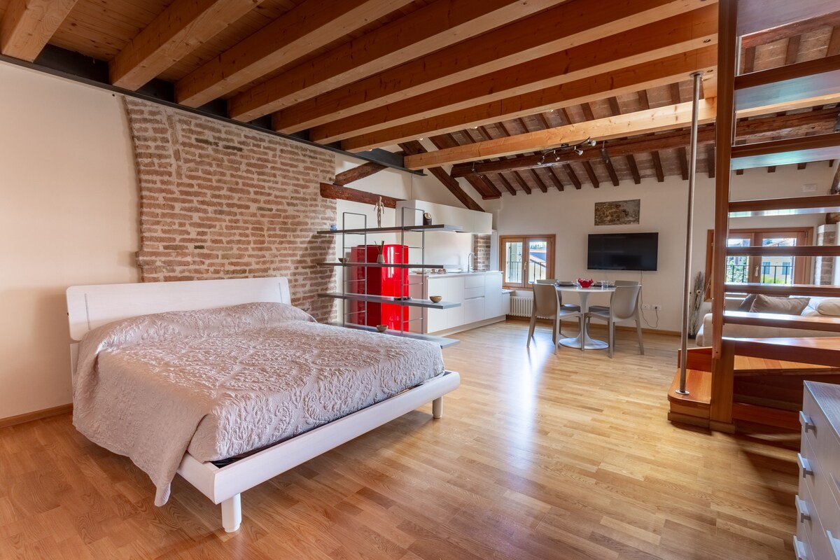 Loft Mirano Tre (Accommodations at the Bell)