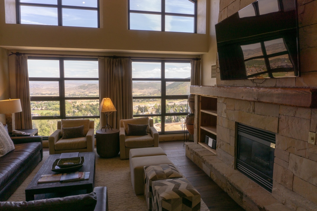 3 Bedroom Penthouse at the Base of Canyons