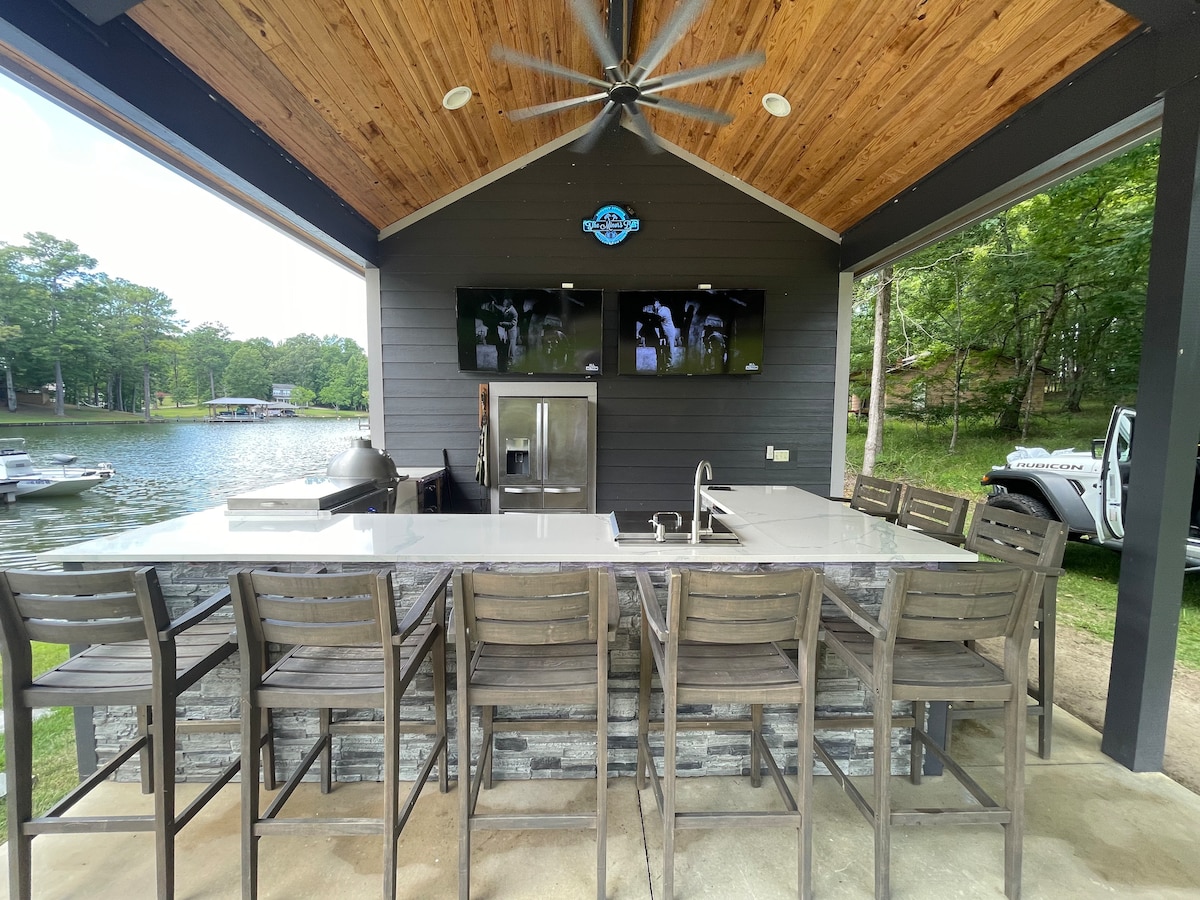 Lake Martin Casa with great outdoor FUN-sleeps 20