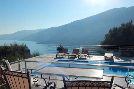 Luxury Villa Margarita with private Pool